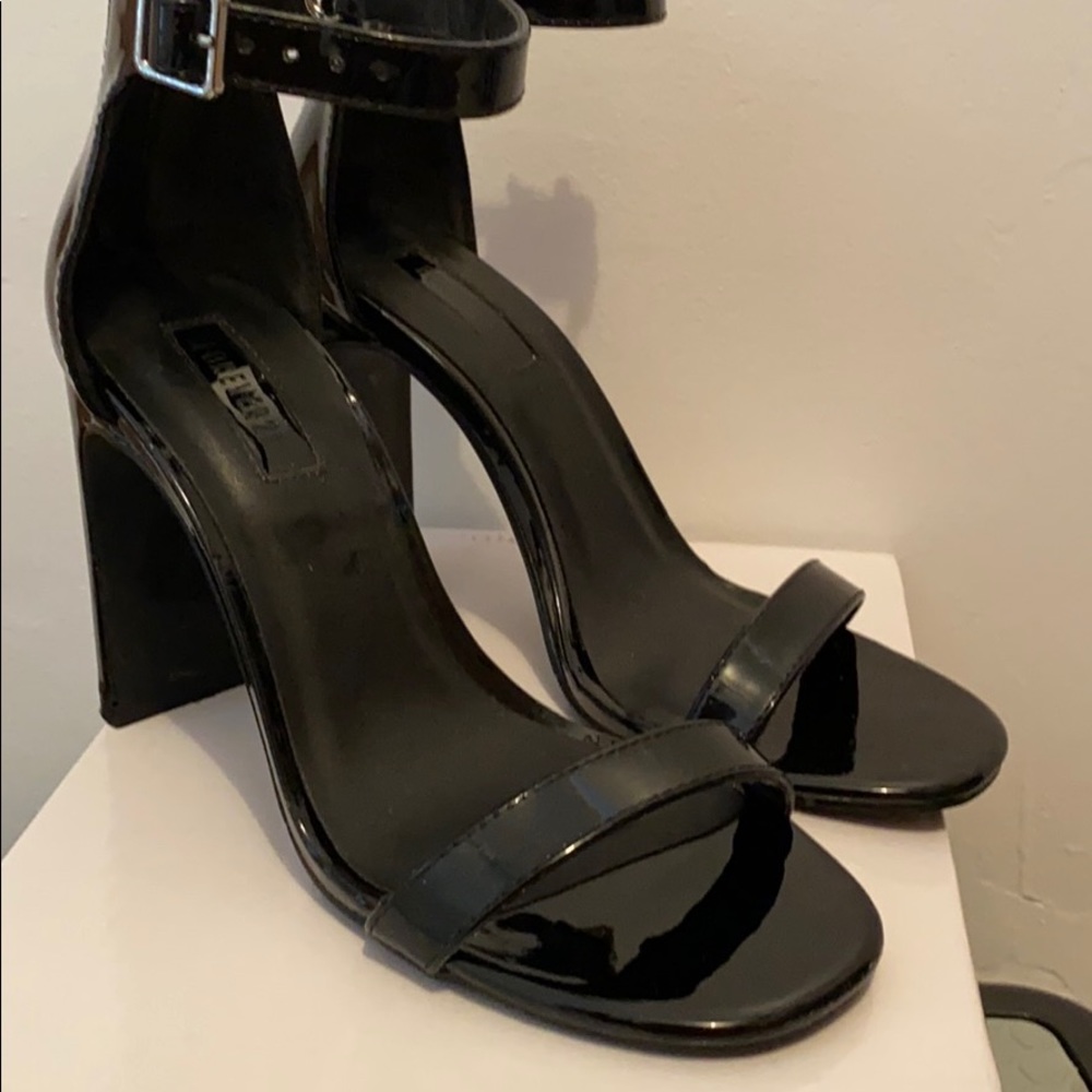 Black sandal heels